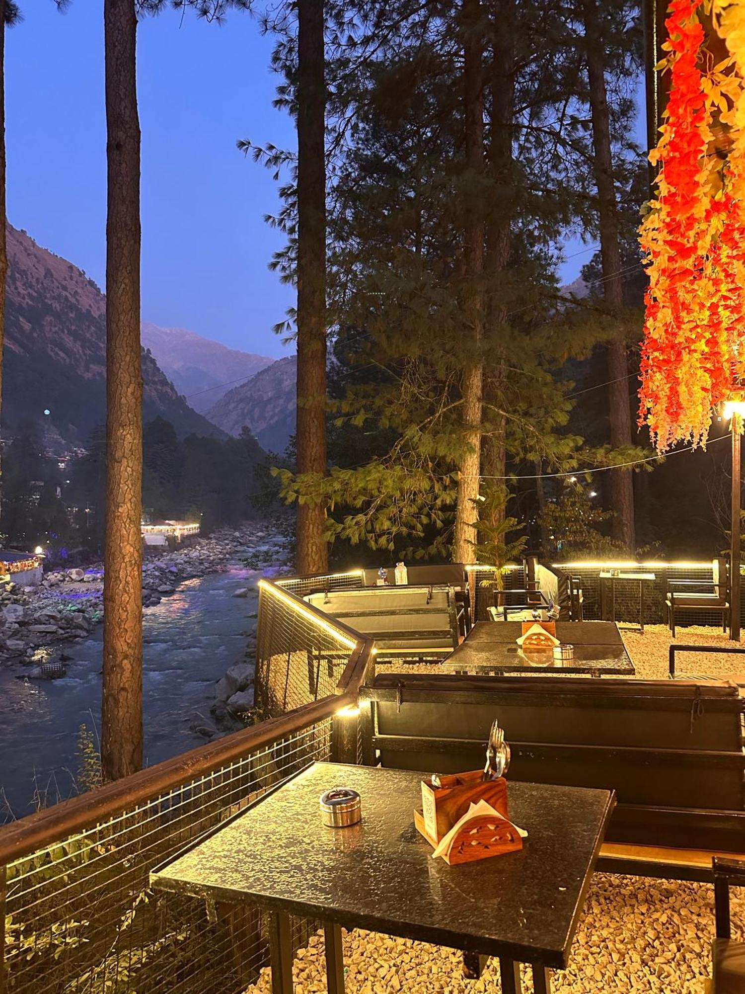 Ahava Kasol Riverside Cafe And Cottages Extérieur photo