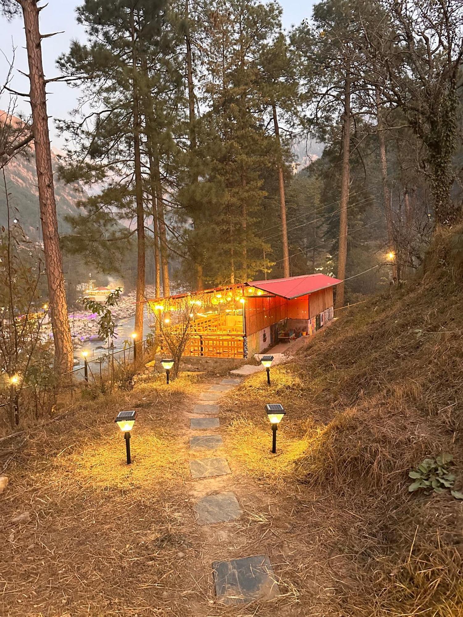 Ahava Kasol Riverside Cafe And Cottages Extérieur photo