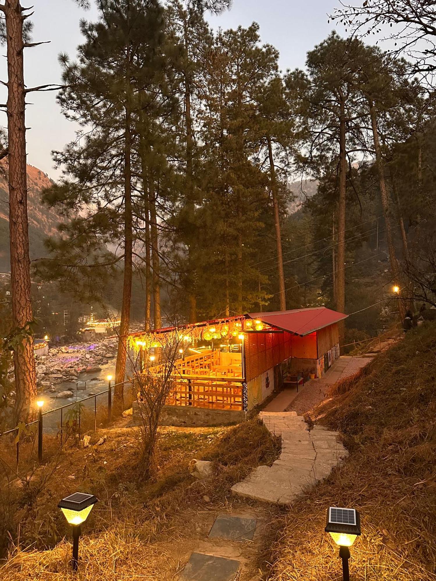 Ahava Kasol Riverside Cafe And Cottages Extérieur photo