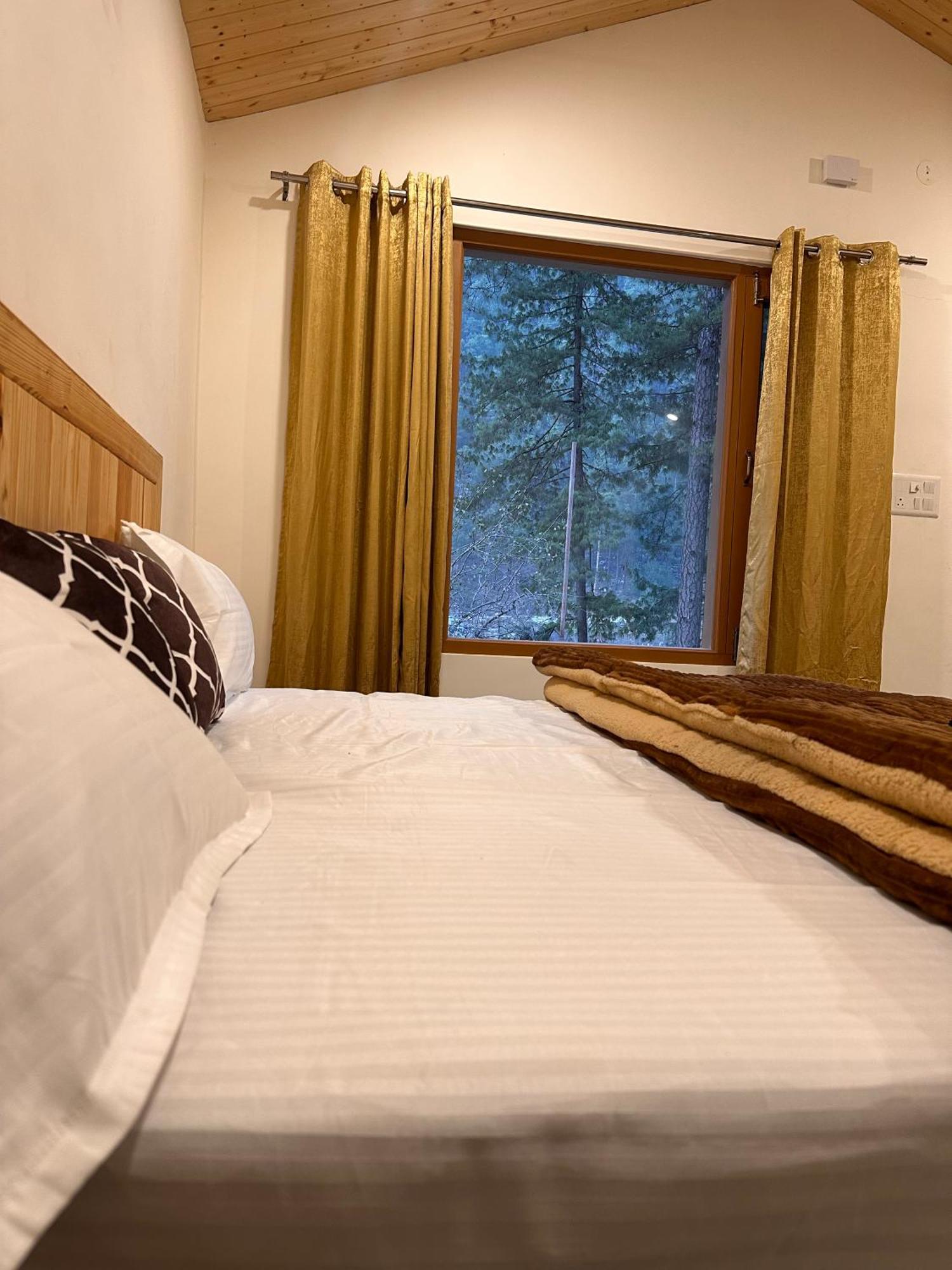 Ahava Kasol Riverside Cafe And Cottages Extérieur photo