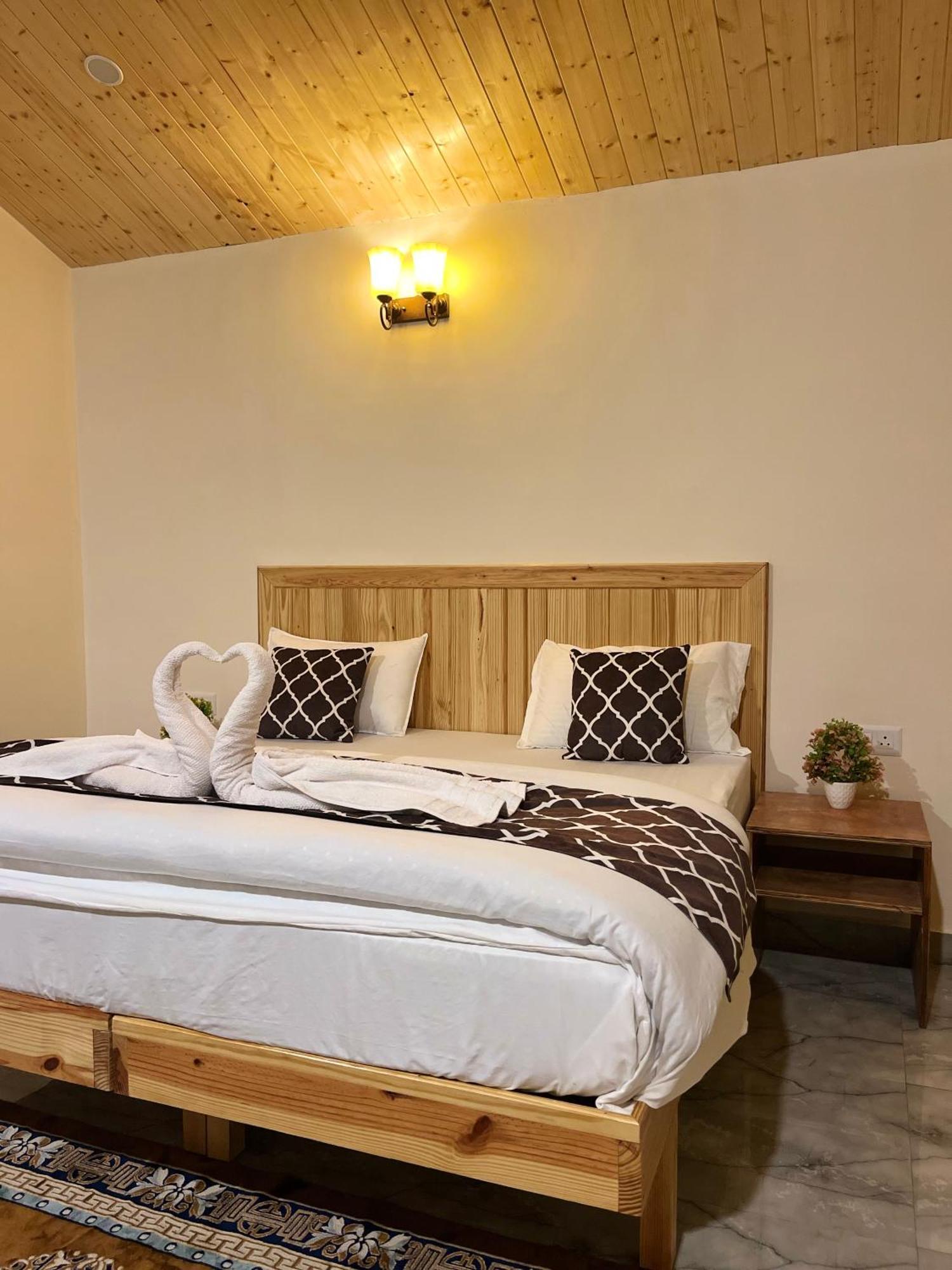 Ahava Kasol Riverside Cafe And Cottages Extérieur photo
